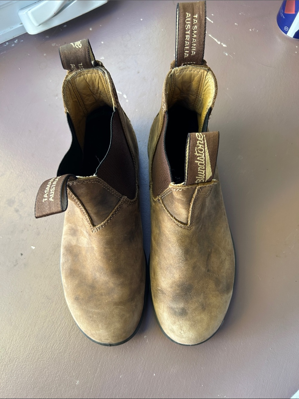 Tan Blundstones
